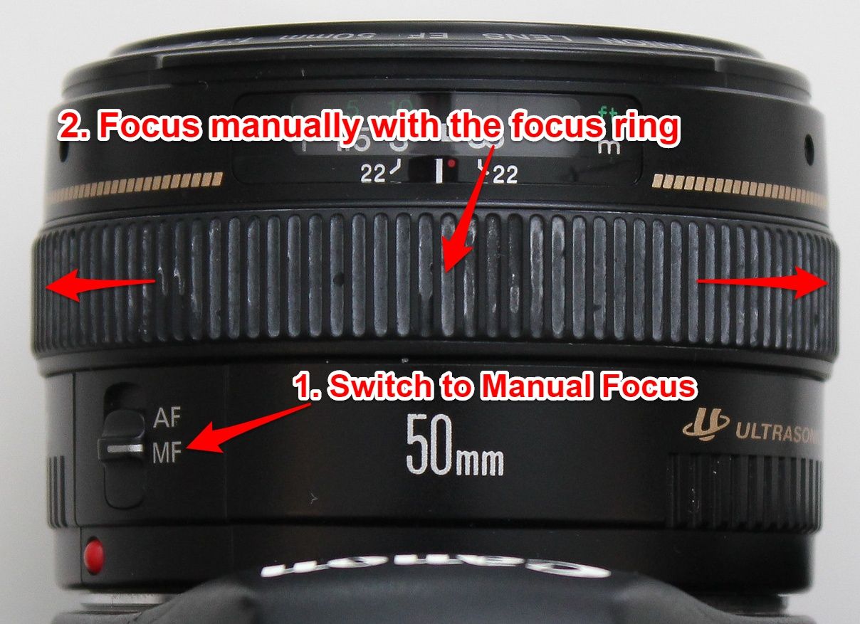 Manually focusing with 50mm f/1.4 lens